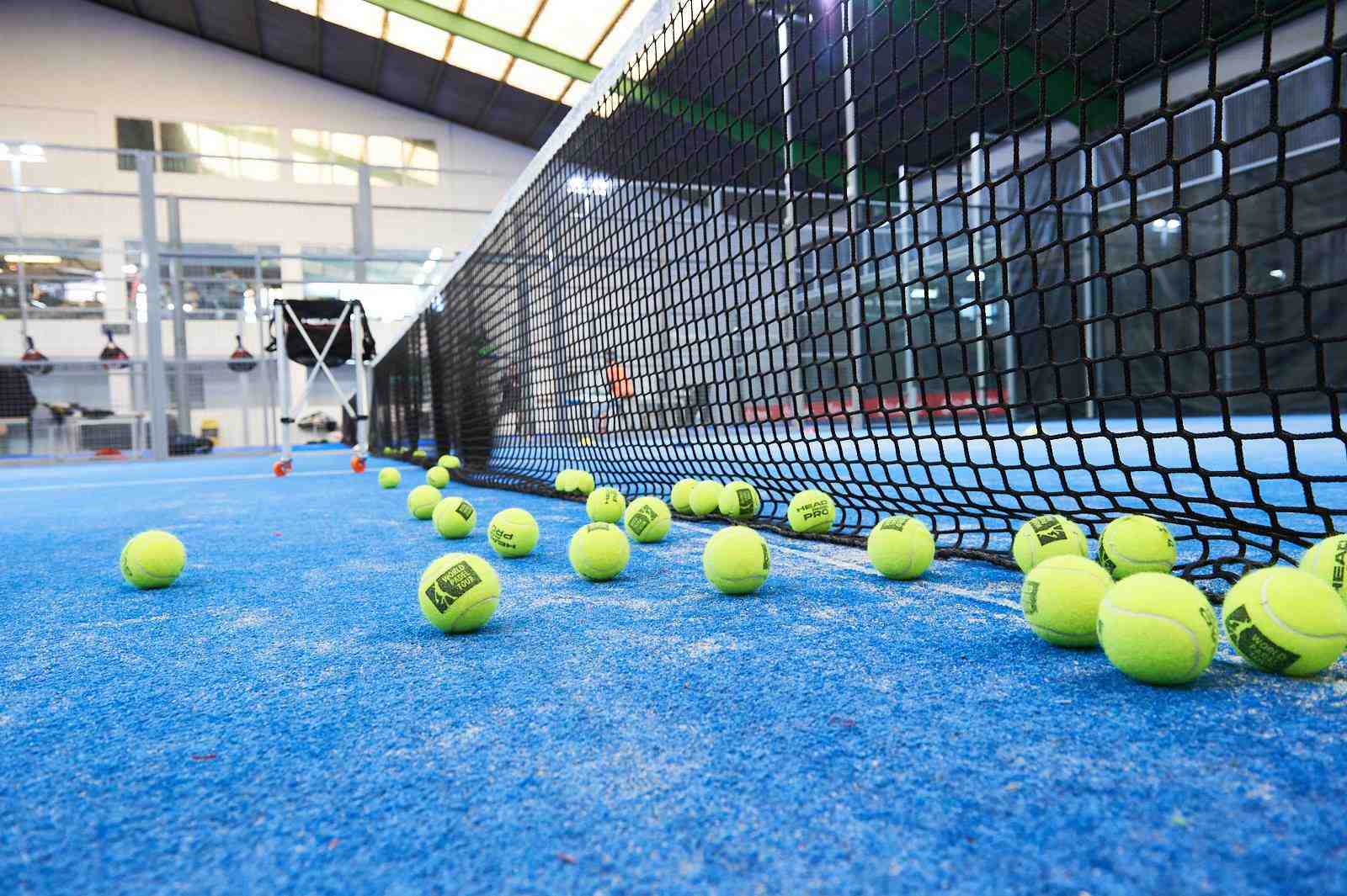 Comment on appelle les joueurs de padel ?