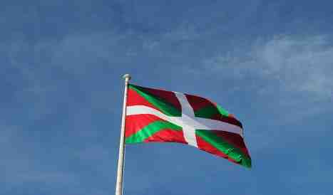 Comment s'appelle le drapeau basque ?